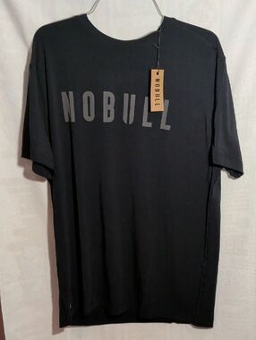 NOBULL Men's Black Graphic Logo Tee